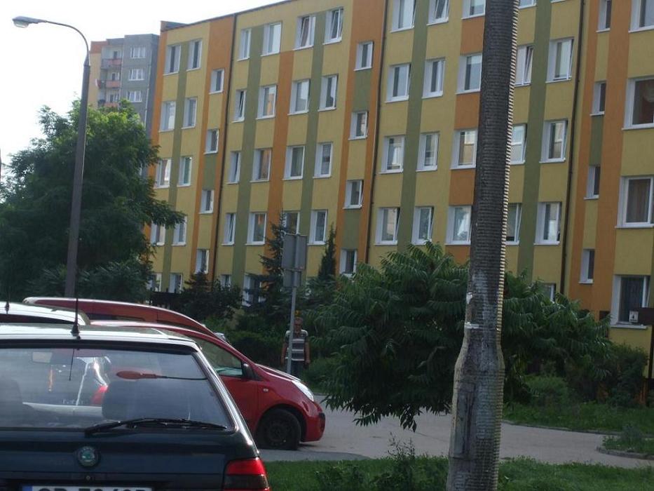 Zdjęcie do ogłoszenia Do wynajęcia trzypokojowe mieszkanie położone na trzecim piętrze na osiedlu Bajka