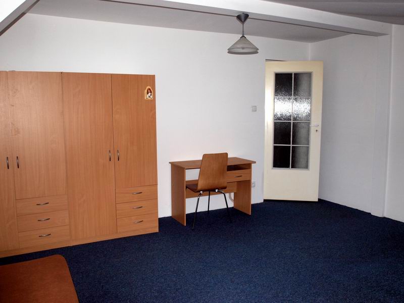 Zdjęcie do ogłoszenia Lokal studencki.Pokoje 2-osobowe (18-20m kw) w 2-pokojowym mieszkaniu studenckim(74 m kw) 