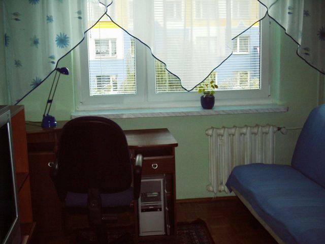 Zdjęcie do ogłoszenia Przestronny, słoneczny pokój dwuosobowy z kominkiem w mieszkaniu studenckim z miła atmosferą.